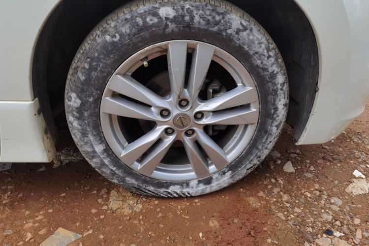 日产 贵士 2015款 3.5L SL车身外观6007