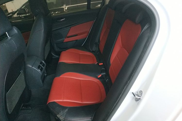 捷豹XE 2018款 2.0T 300PS 四驱R-Sport运动版中控内饰21