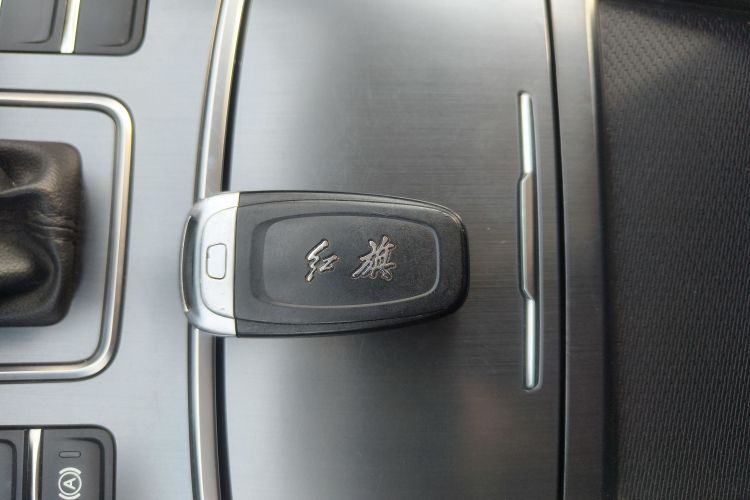 红旗H5 2022款 经典款 改款 1.5T DCT旗韵版中控内饰7001