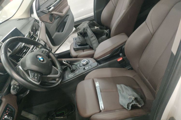 宝马X1 2020款 sDrive20Li 时尚型中控内饰19