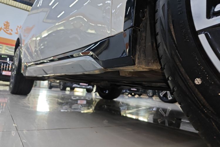 宝马X1 2023款 sDrive25Li X设计套装机舱底盘29