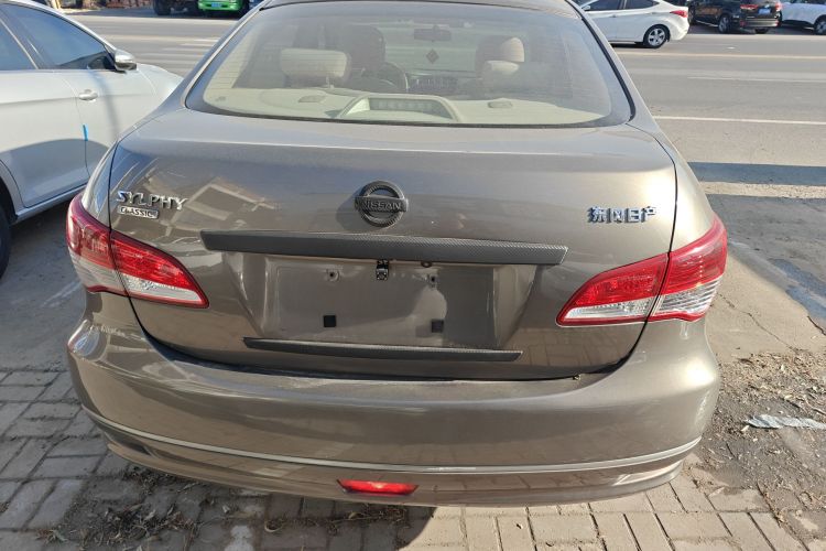 日产 轩逸 2012款 经典 1.6XE 自动舒适版车身外观6