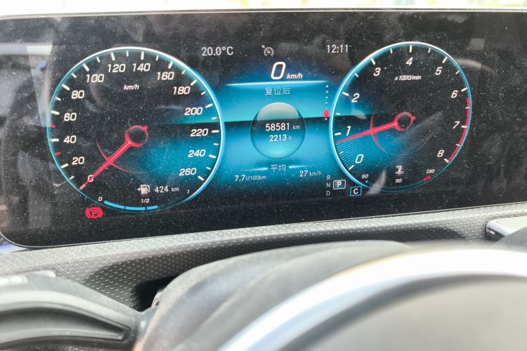 奔驰A级 2022款 改款 A 200 L 运动轿车动感型中控内饰14