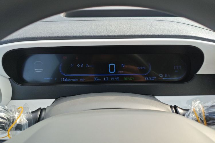 吉利银河 2025款 210km 熊猫骑士中控内饰14