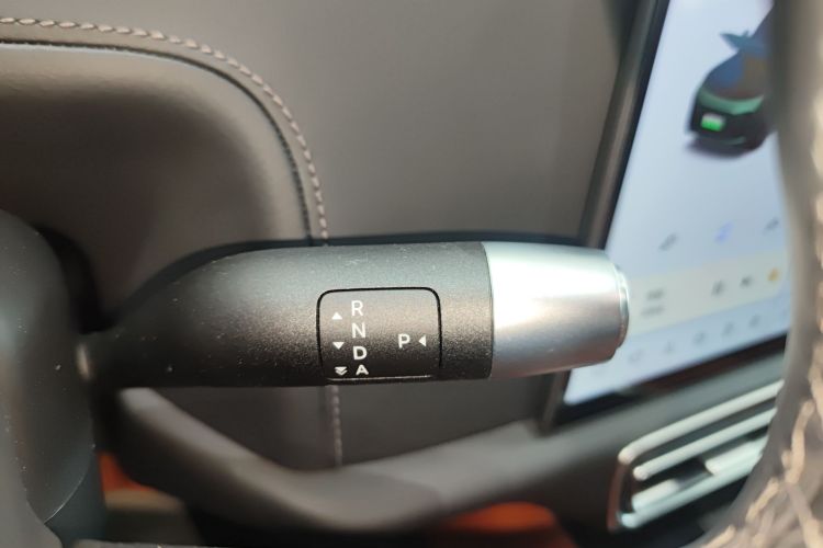 理想汽车 理想L9 2022款 Max局部细节18