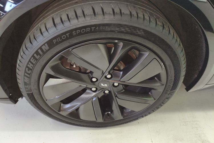 理想汽车 理想L9 2022款 Max车身外观35