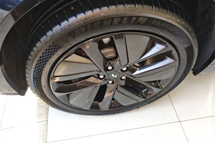 理想汽车 理想L9 2023款 Pro车身外观6007