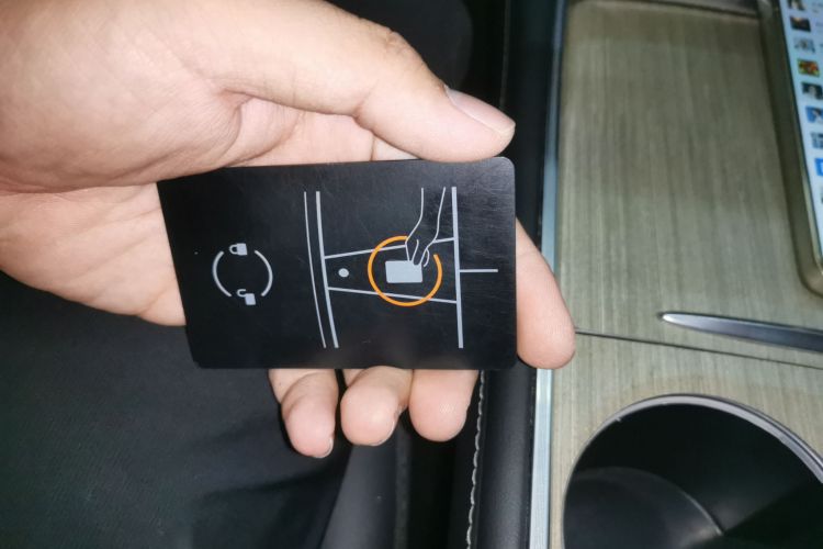 特斯拉 Model Y 2022款 后轮驱动版中控内饰11