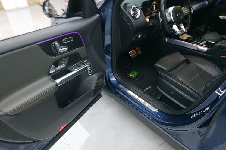奔驰GLB AMG 2021款 改款 AMG GLB 35 4MATIC中控内饰7003