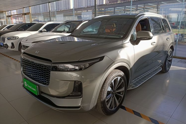 理想汽车 理想ONE 2021款 增程6座版车身外观1