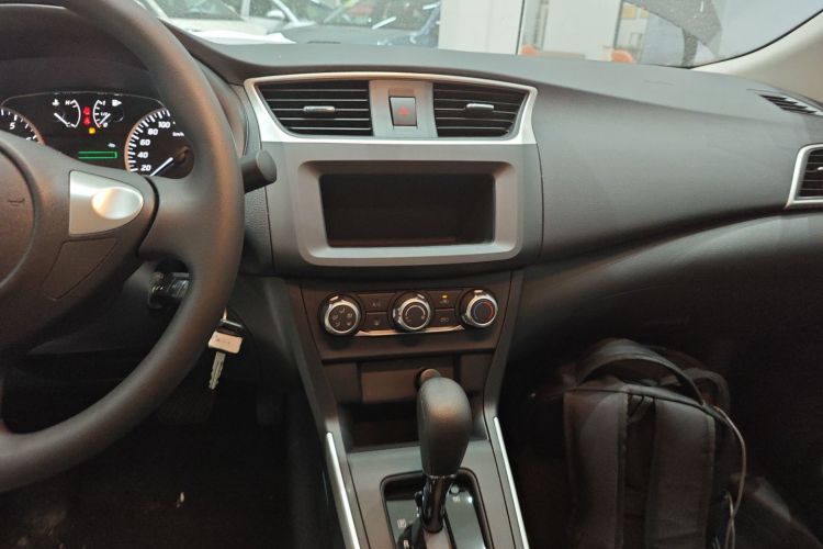 日产 轩逸 2024款 改款三 经典 1.6XE CVT舒适版局部细节16