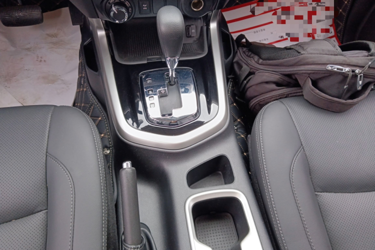 日产 途达 2020款 2.5L XL Upper 4WD 自动四驱豪华版中控内饰18