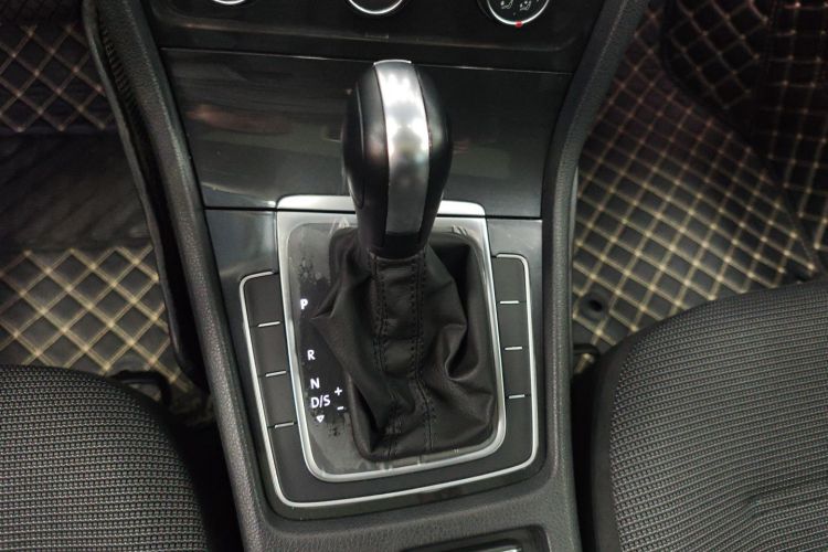 大众 高尔夫 2018款 1.6L 自动舒适型局部细节18