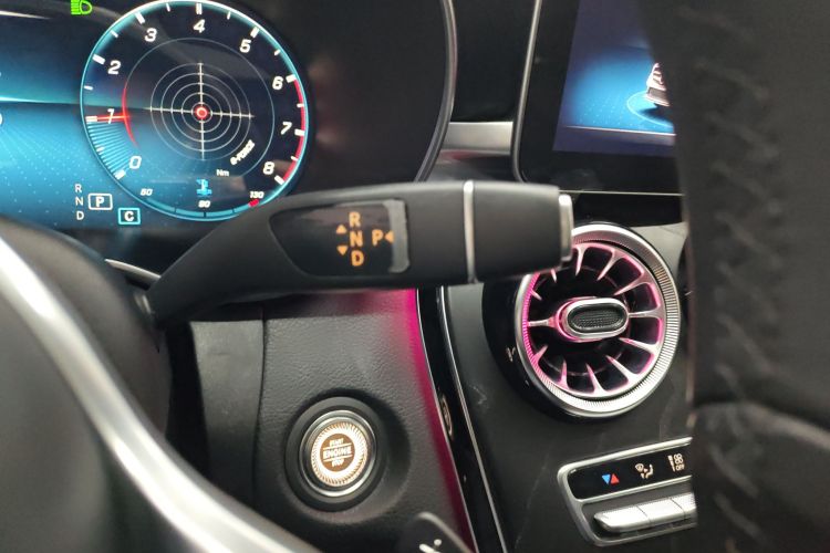 奔驰C级 2019款 C 180 L 时尚型运动版中控内饰18