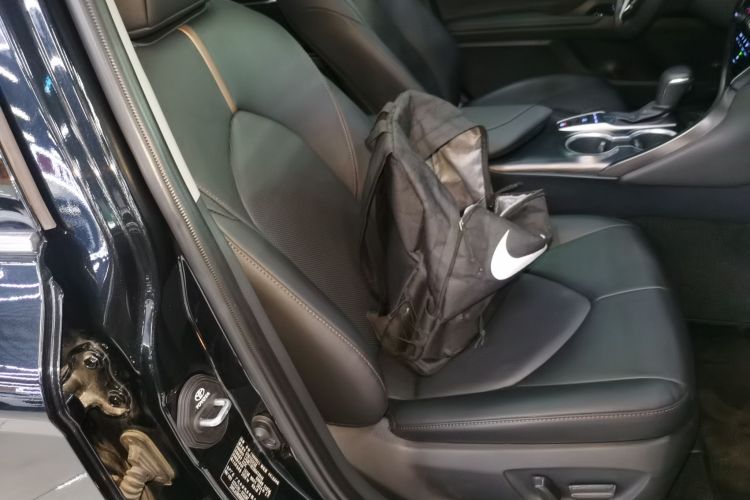 丰田 凯美瑞 2023款 2.5G 豪华版局部细节41