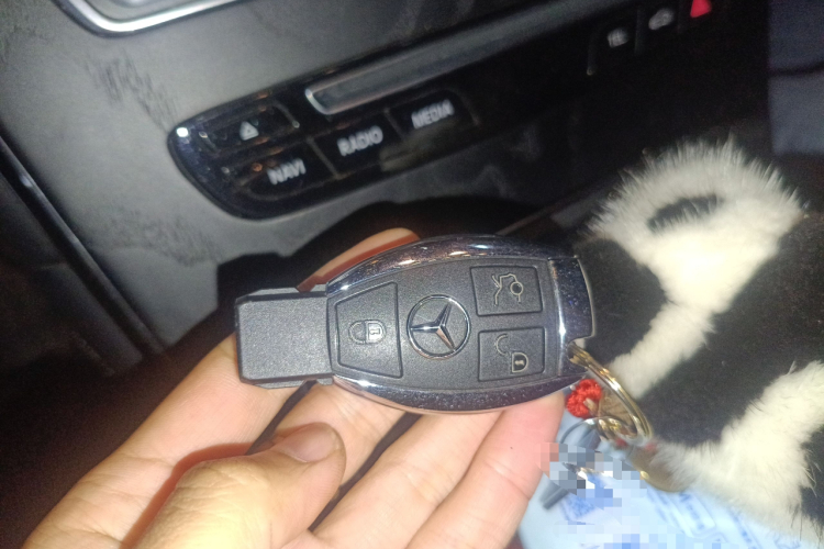 奔驰GLC轿跑 2017款 GLC 200 4MATIC 轿跑SUV中控内饰11