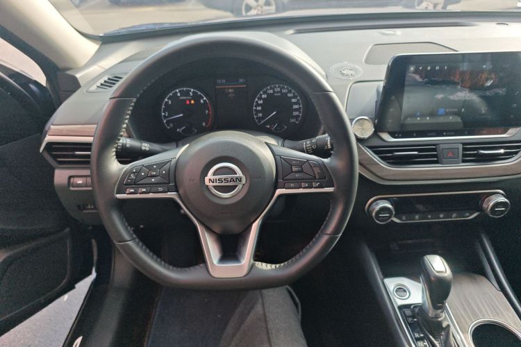 日产 天籁 2021款 2.0L XL 舒适版中控内饰13