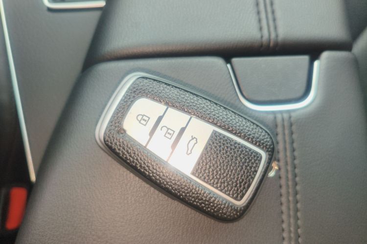 丰田 亚洲龙 2019款 2.0L XLE尊享版 国VI中控内饰7001