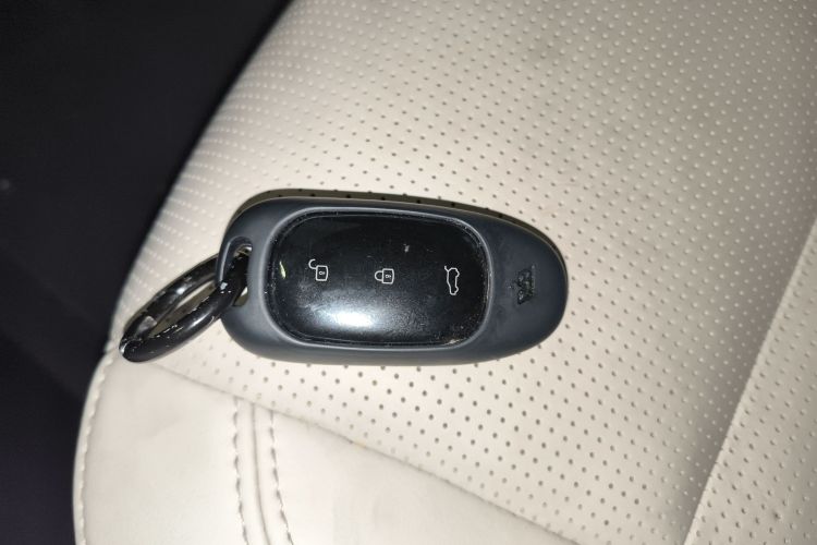 理想汽车 理想ONE 2021款 增程6座版中控内饰7001