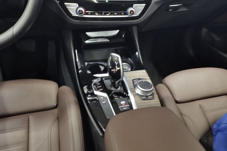 宝马X3 2020款  xDrive28i M运动套装中控内饰18