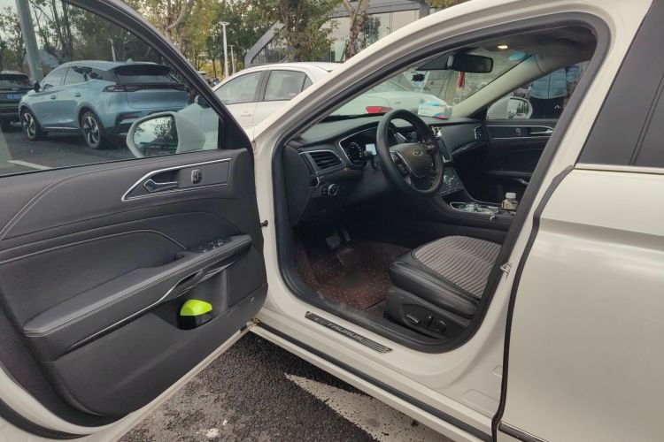 福特 金牛座 2015款 EcoBoost 245 豪华型中控内饰20