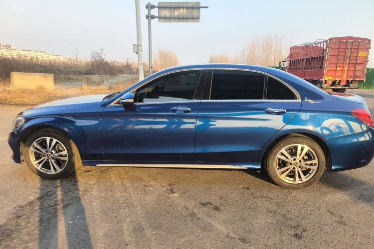 奔驰C级 2018款 C 200 L 运动版车身外观4