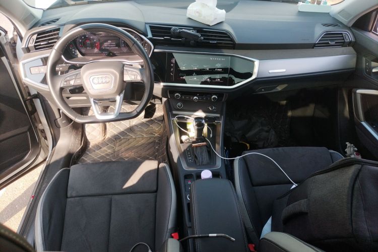 奥迪Q3 2023款 35 TFSI 时尚动感型（1.4T）中控内饰16