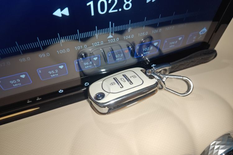 五菱汽车 五菱缤果 2024款 203km 轻享款中控内饰11