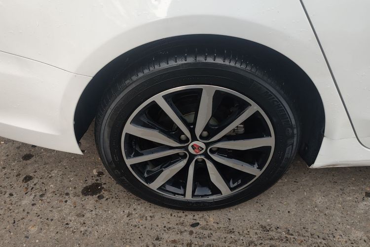 荣威i6 2018款 20T 自动旗舰版车身外观6008