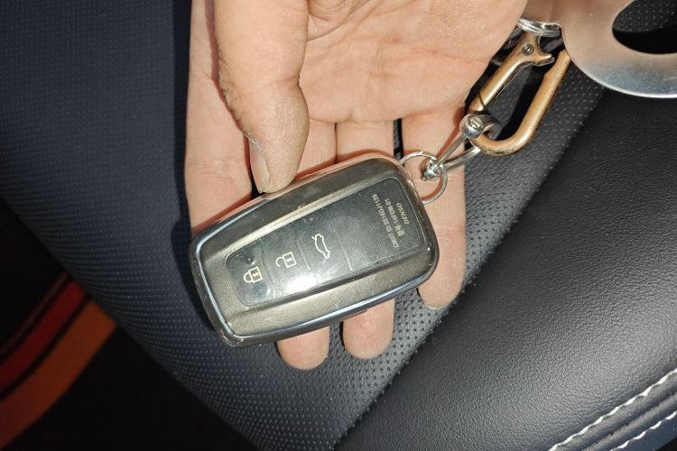 丰田 锋兰达 2022款 2.0L CVT领先版中控内饰11