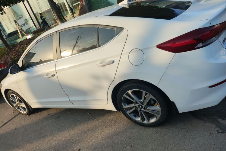 现代 领动 2016款 1.6L 自动智炫·精英型车身外观4