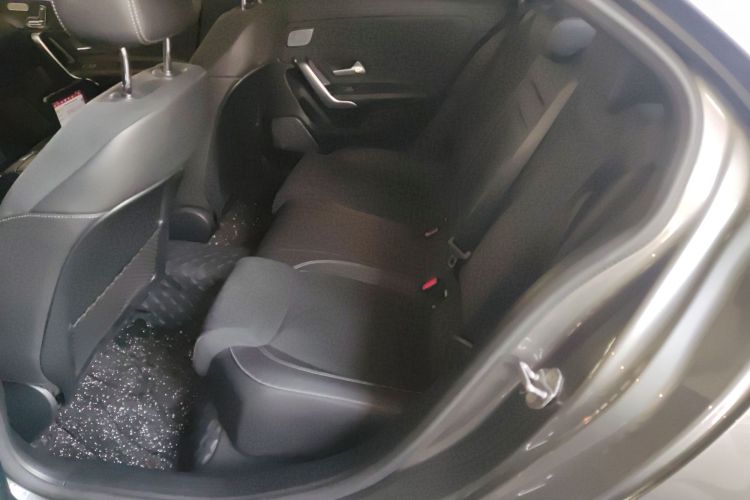 奔驰A级 2020款 改款 A 200 L 运动轿车时尚型中控内饰21