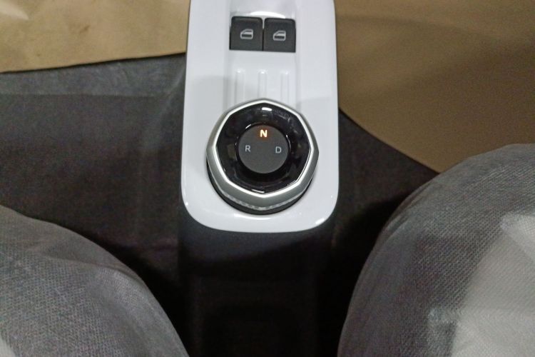 吉利银河 熊猫 2025款 210km 元气熊中控内饰18