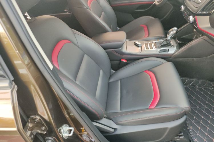 长安CS55 2018款 1.5T 自动炫色型 国V局部细节41