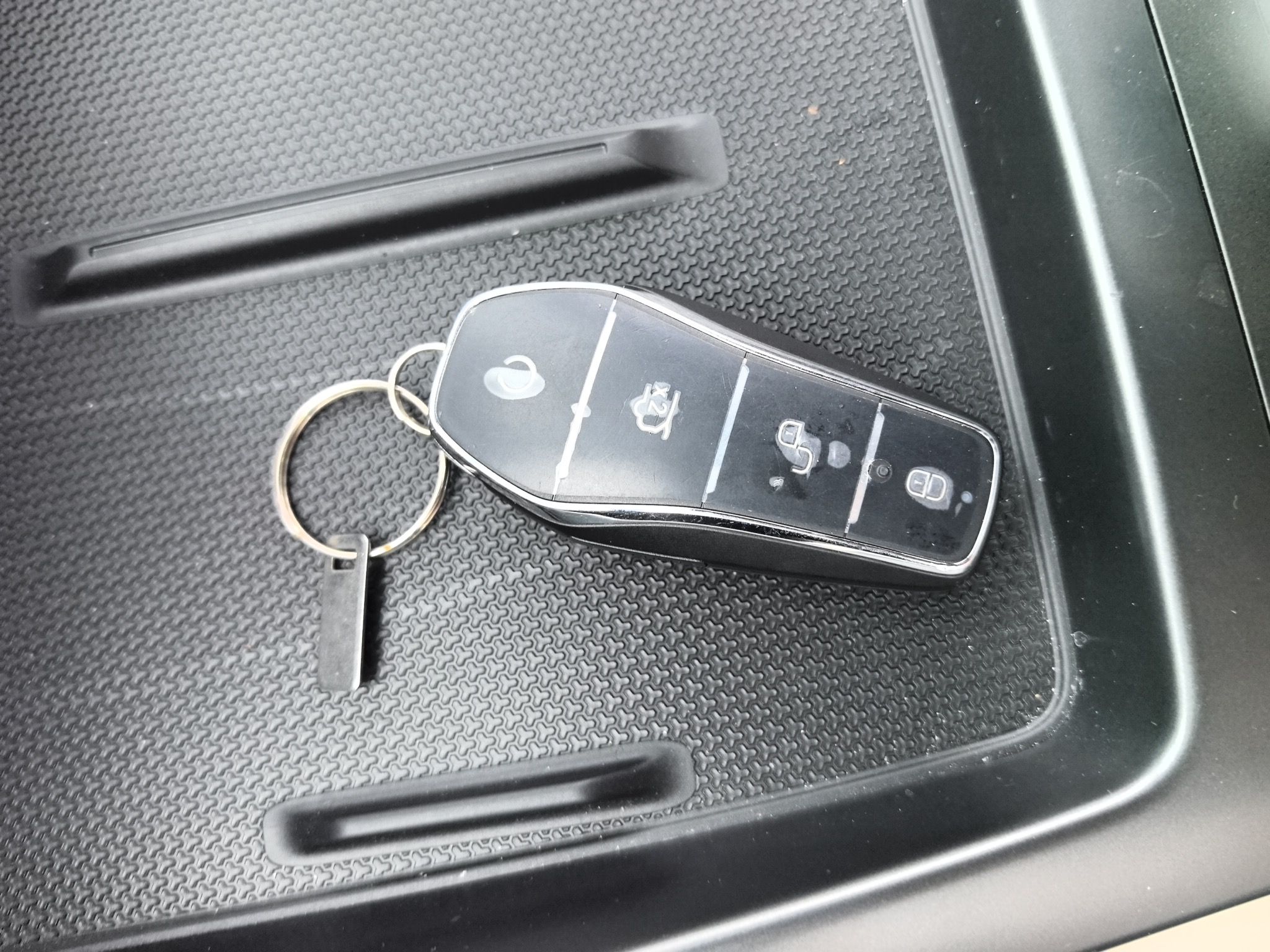 比亚迪 秦PLUS 2025款 DM-i 智驾版 55KM领先型