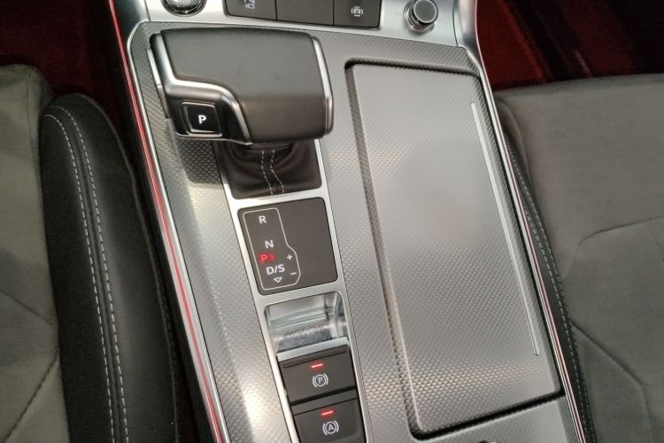 奥迪A6L 2021款 45 TFSI 臻选动感型中控内饰18