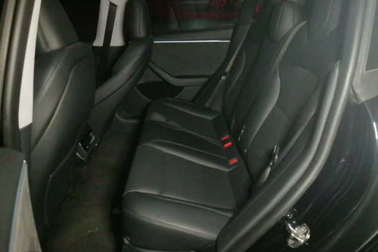 特斯拉 Model 3 2023款 长续航全轮驱动版中控内饰21