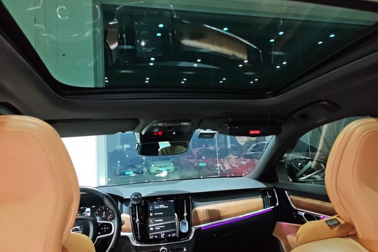 沃尔沃S90 2019款 T5 智远版中控内饰22