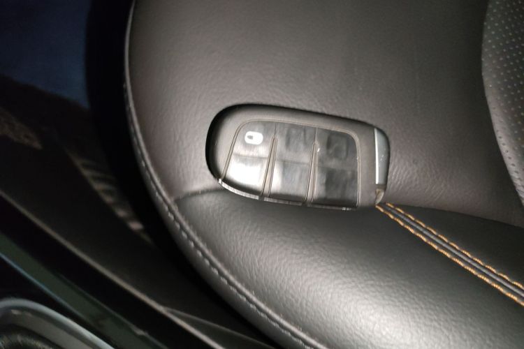 Jeep 指南者 2020款 220T 自动精英版中控内饰7001