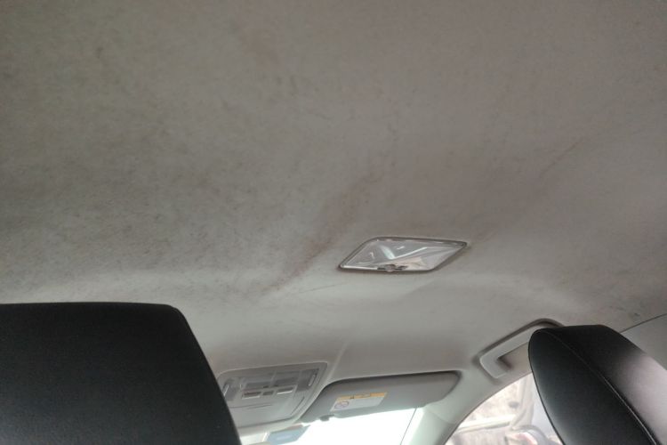 丰田 雷凌 2017款 改款 185T CVT新锐版 国V中控内饰22