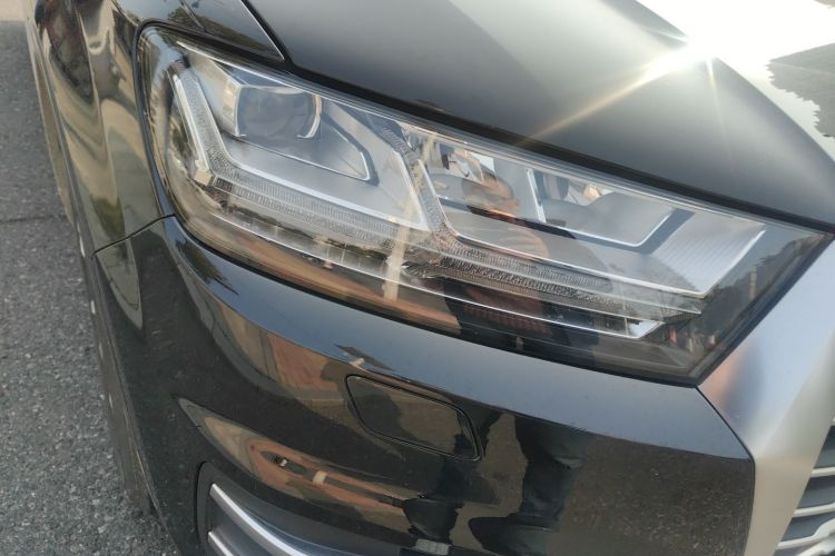 奥迪Q7 2016款 40 TFSI 舒适型车身外观8