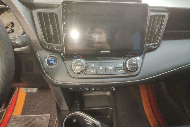 丰田 RAV4荣放 2016款 2.5L 自动四驱精英版中控内饰16