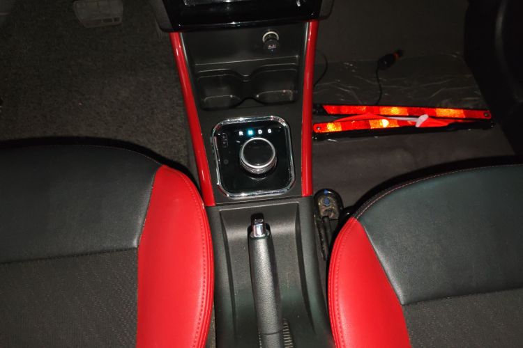 北汽新能源EX 2018款 EX360 新尚版中控内饰18