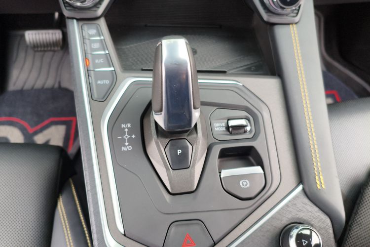 领克01 2023款 2.0TD 两驱型Pro局部细节18