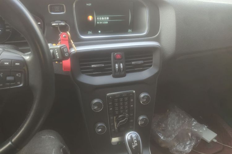 沃尔沃V40 2017款 T3 智尚版中控内饰16