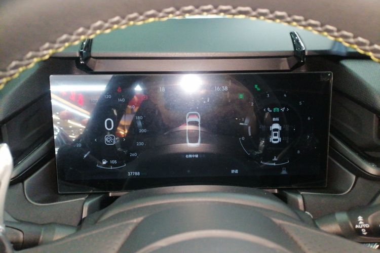 领克03 2023款 2.0TD DCT劲Pro中控内饰14