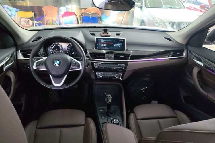 宝马X1 2020款 sDrive20Li 时尚型中控内饰12