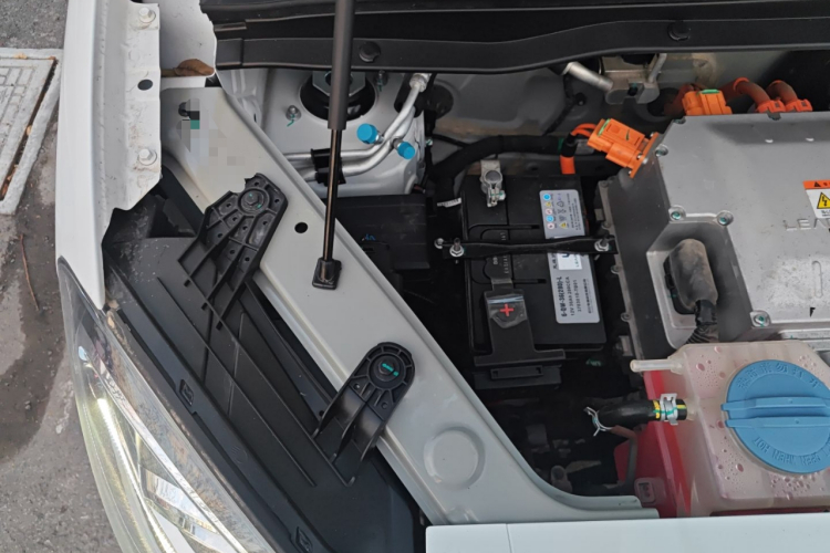 零跑汽车 零跑T03 2021款 400微糖版机舱底盘25