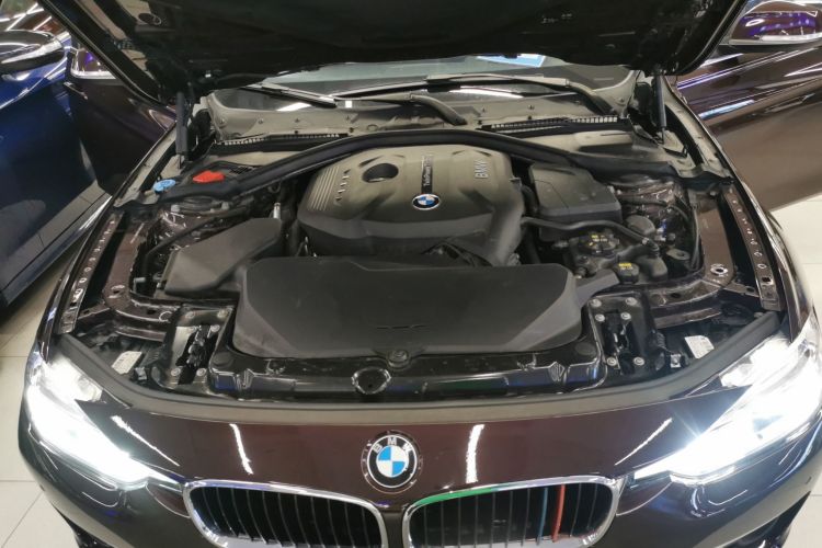 宝马3系 2017款 320Li 时尚型机舱底盘24