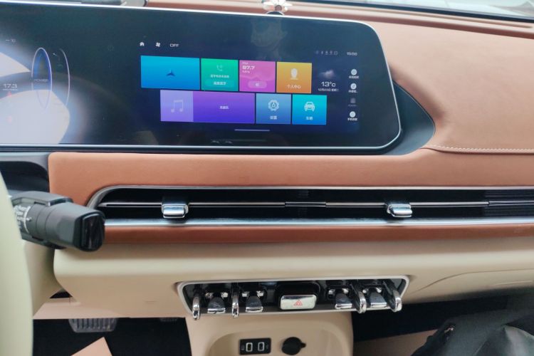 欧拉好猫 2022款 400km标准续航 豪华型 磷酸铁锂中控内饰16